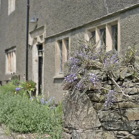 Country house Swarthmoor Hall *